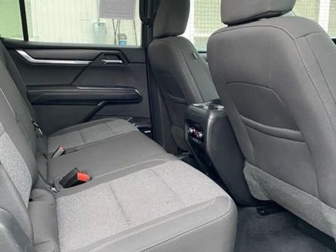 Used 2025 GMC Acadia Elevation image 23