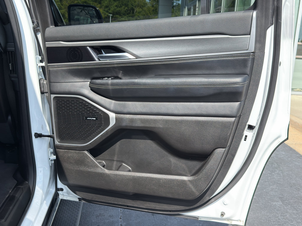 Used 2025 Jeep Wagoneer Series II AWD/4WD image 34
