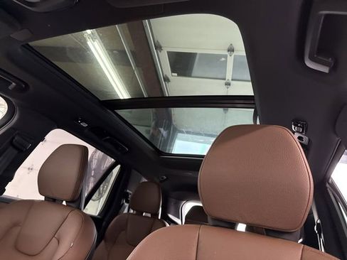 Certified 2025 Volvo XC90 B5 Plus image 21