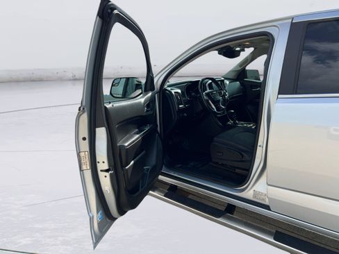 Used 2017 GMC Canyon SLE w/ SLE Convenience Package RWD image 11