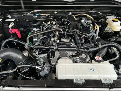 Used 2025 Toyota Tacoma SR5 AWD/4WD image 23