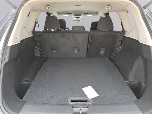 Certified 2025 Nissan Rogue SV image 35