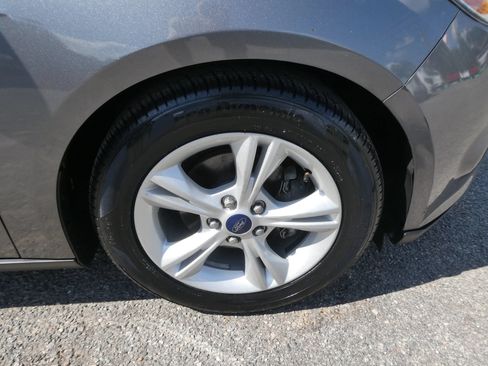 Used 2014 Ford Focus SE FWD image 28