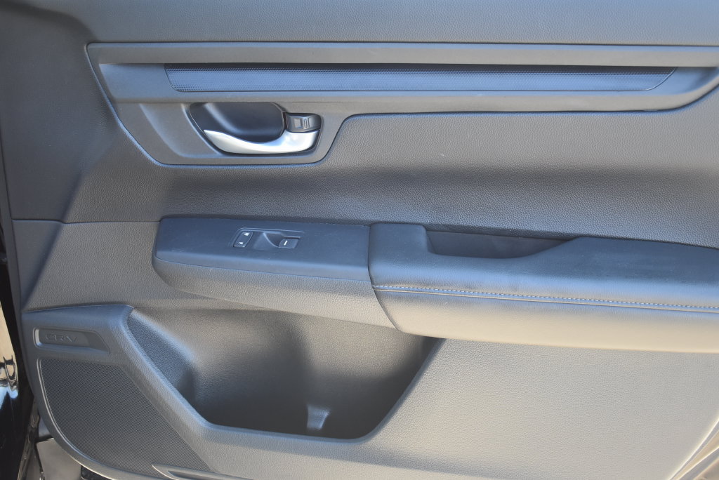 Used 2025 Honda CR-V LX image 12