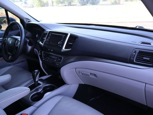 Used 2017 Honda Ridgeline RTL image 17