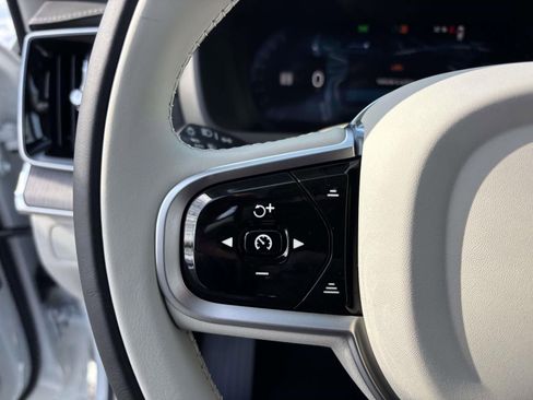 New 2026 Volvo XC90 T8 Ultra w/ Protection Package Premier AWD/4WD image 17