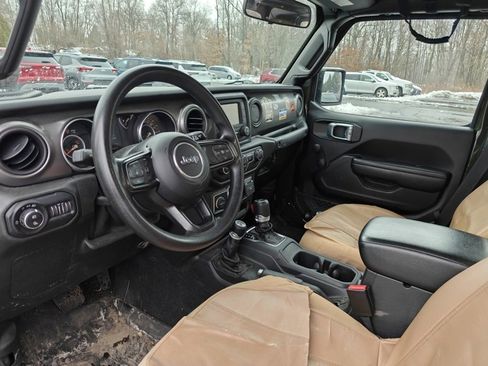 Used 2021 Jeep Gladiator Sport image 11