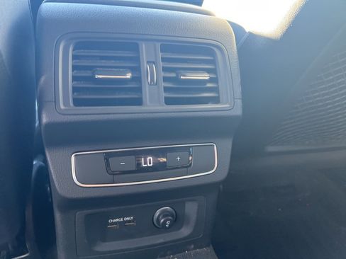 Used 2025 Audi Q5 2.0T Premium image 9