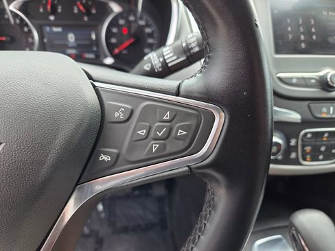 Used 2024 Chevrolet Equinox LT FWD image 32