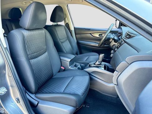 Used 2017 Nissan Rogue SV image 28