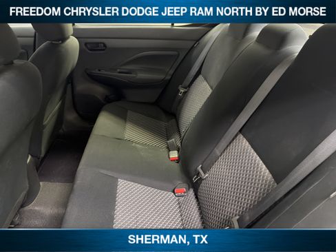 Used 2022 Nissan Versa S FWD image 9