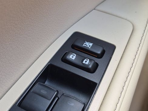 Used 2013 Lexus ES 300h w/ Premium Pkg FWD image 33