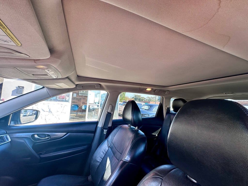 Used 2014 Nissan Rogue SL w/ SL Premium Package FWD image 13