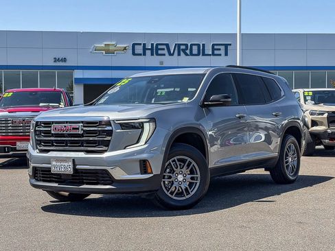 Used 2025 GMC Acadia Elevation FWD image 1