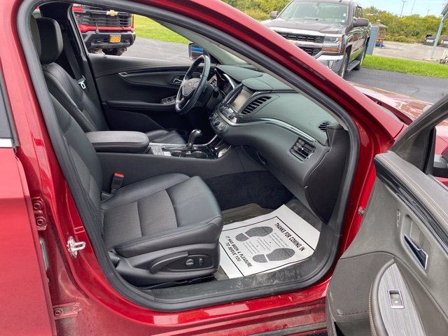 Used 2020 Chevrolet Impala LT w/ LT Convenience Package FWD image 8