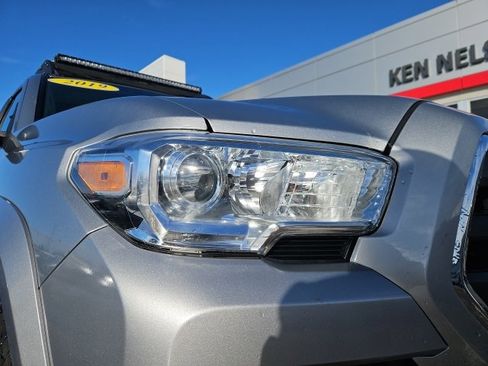 Used 2019 Toyota Tacoma SR5 image 17