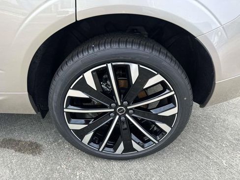 New 2026 Volvo XC60 B5 Ultra w/ Climate Package image 6