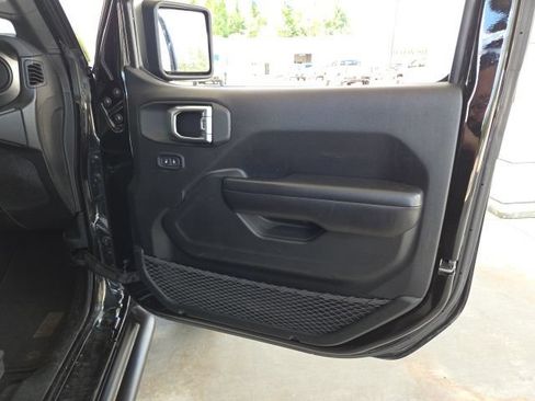 Used 2019 Jeep Wrangler Sport w/ Quick Order Package 23S AWD/4WD image 42