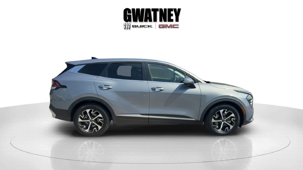 Used 2025 Kia Sportage EX FWD image 4