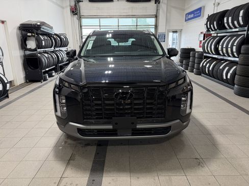 Used 2023 Hyundai Palisade Limited FWD image 3