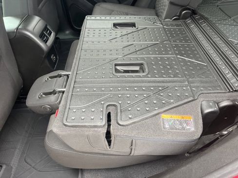 Used 2020 Chevrolet Equinox LT image 38