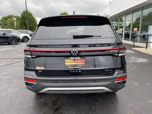 New 2025 Volkswagen Taos SE image 11