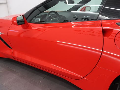 Used 2017 Chevrolet Corvette Stingray Coupe w/ 1LT RWD image 28
