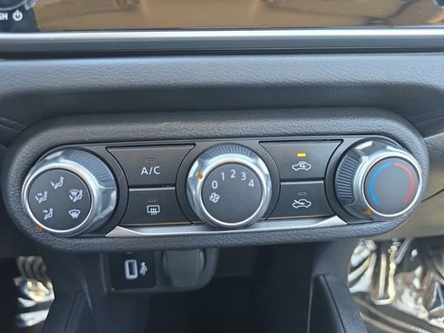 Certified 2025 Nissan Versa S w/ S Plus Package FWD image 4
