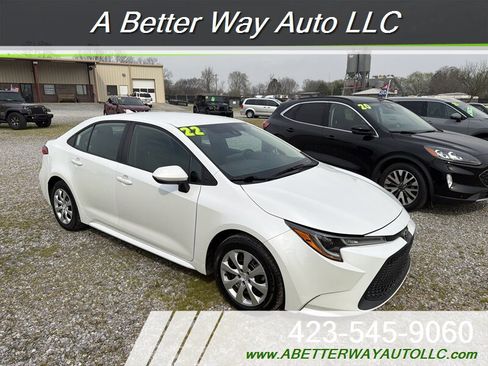 Used 2022 Toyota Corolla LE w/ Carpet Mat Package (TMS) FWD image 2