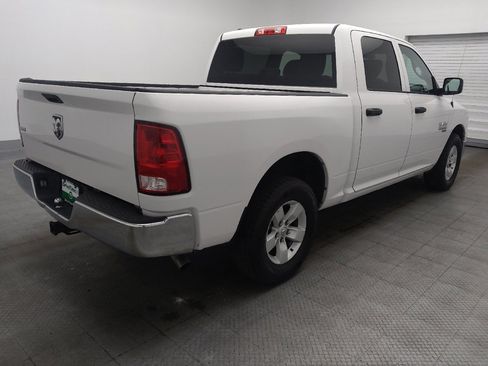 Used 2022 RAM 1500 Classic SLT image 9