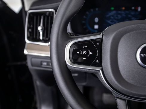 Used 2025 Volvo XC90 T8 Plus w/ Protection Package Premier AWD/4WD image 38