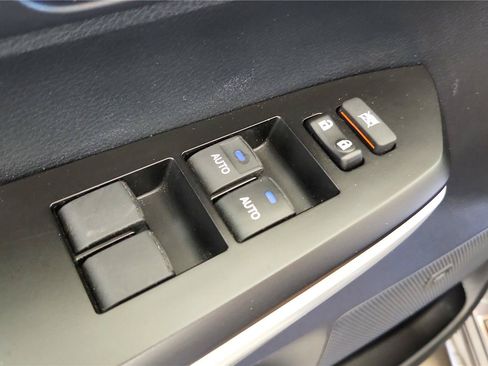 Used 2018 Toyota Tundra Platinum AWD/4WD image 23