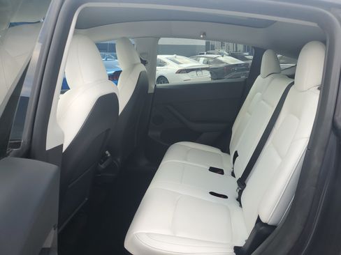 Used 2023 Tesla Model Y Long Range AWD/4WD image 13