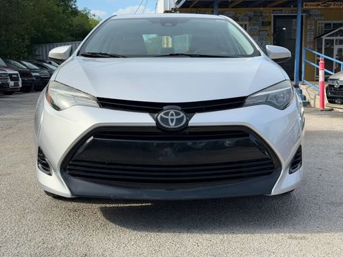 Used 2018 Toyota Corolla LE FWD image 2