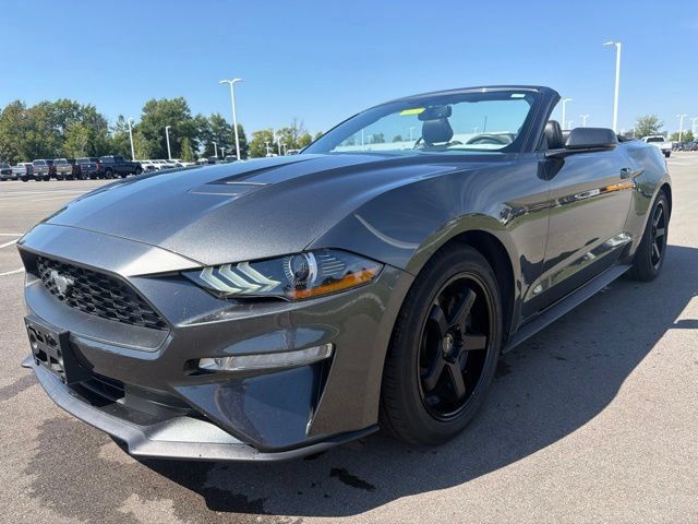 Used 2018 Ford Mustang Premium RWD image 4
