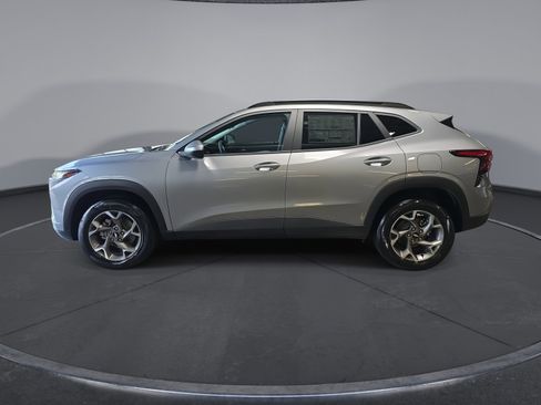 New 2026 Chevrolet Trax LT w/ Driver Confidence Package FWD image 10