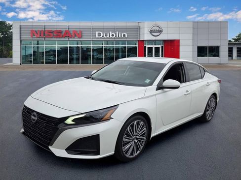 New 2026 Nissan Altima 2.5 SV FWD image 1