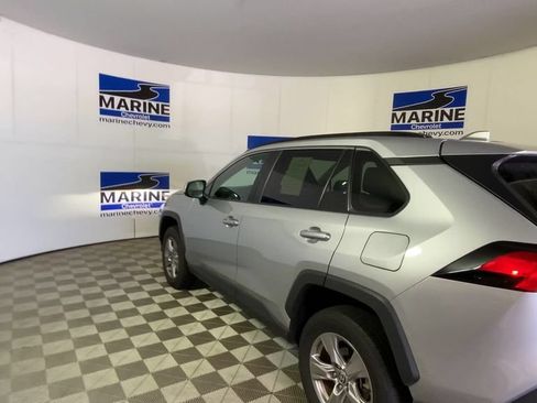 Used 2024 Toyota RAV4 XLE FWD image 8