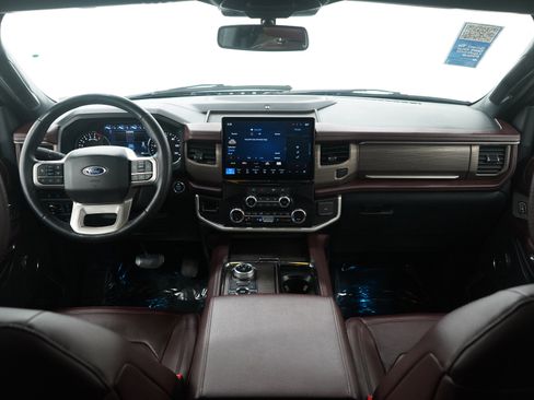 Used 2024 Ford Expedition Max Limited image 14