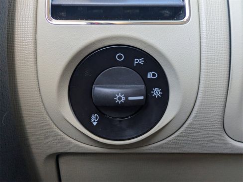 Used 2019 Ford Flex SEL image 23