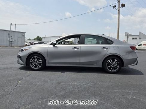 Used 2024 Kia Forte LXS FWD image 2