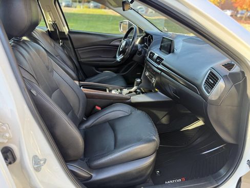 Used 2018 MAZDA MAZDA3 Grand Touring FWD image 11