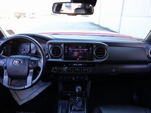 Used 2018 Toyota Tacoma TRD Off-Road image 13