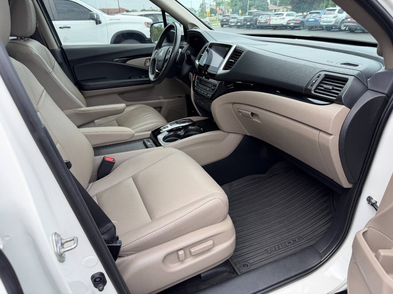 Used 2016 Honda Pilot Touring image 16