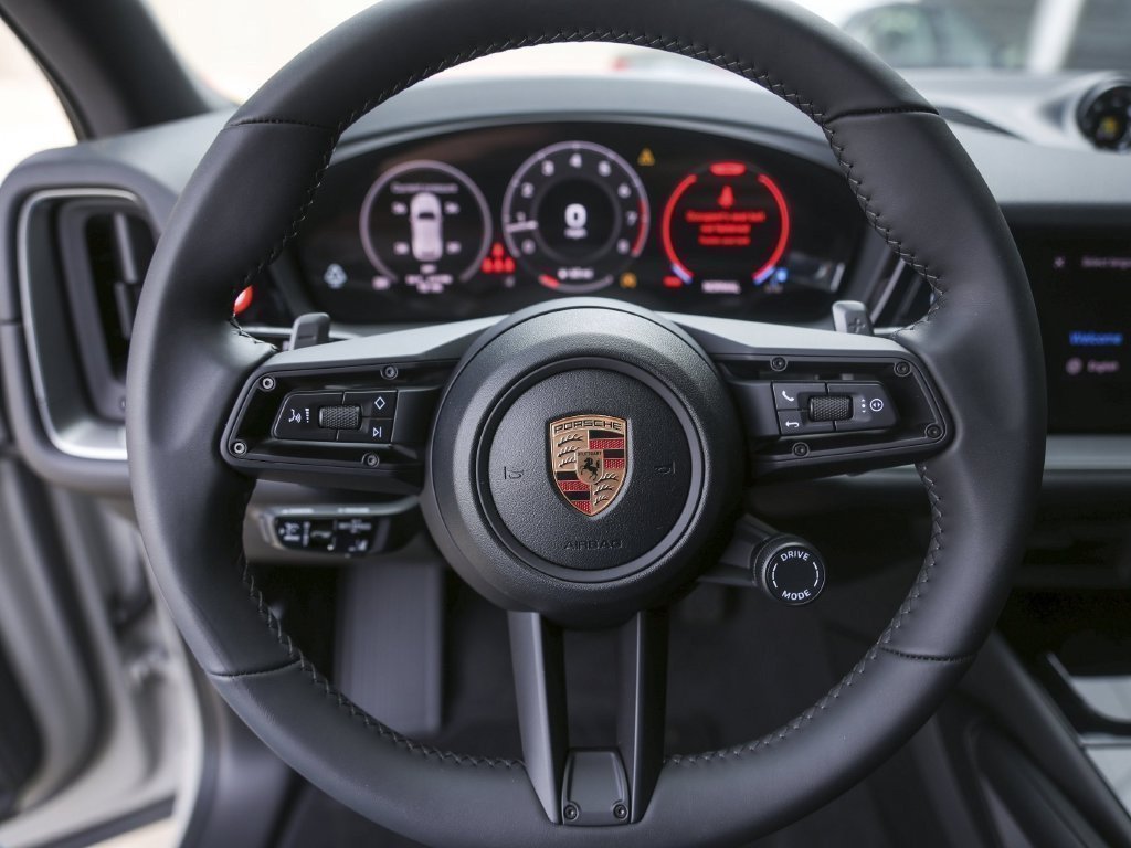 Certified 2026 Porsche Cayenne AWD/4WD image 19