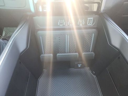 New 2026 RAM 1500 Laramie AWD/4WD image 9