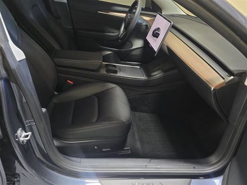 Used 2022 Tesla Model 3 Performance image 4