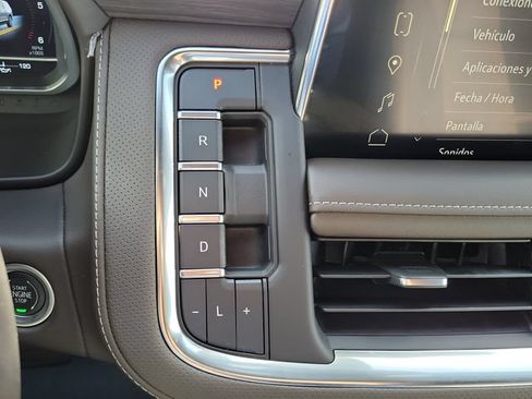 Used 2022 GMC Yukon SLT w/ SLT Luxury Package RWD image 27