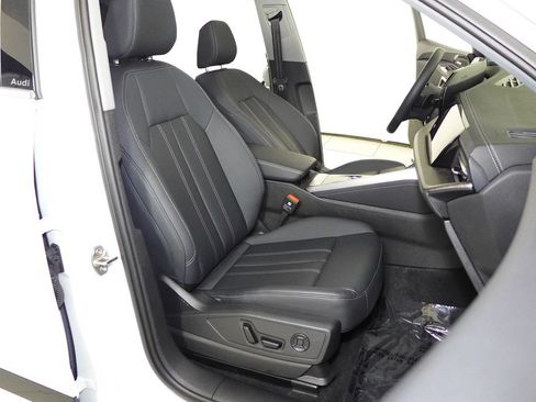 Used 2025 Audi Q5 Premium Plus w/ Premium Plus AWD/4WD image 19