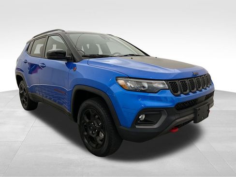 Used 2023 Jeep Compass Trailhawk w/ Trailhawk Convenience Group AWD/4WD image 8